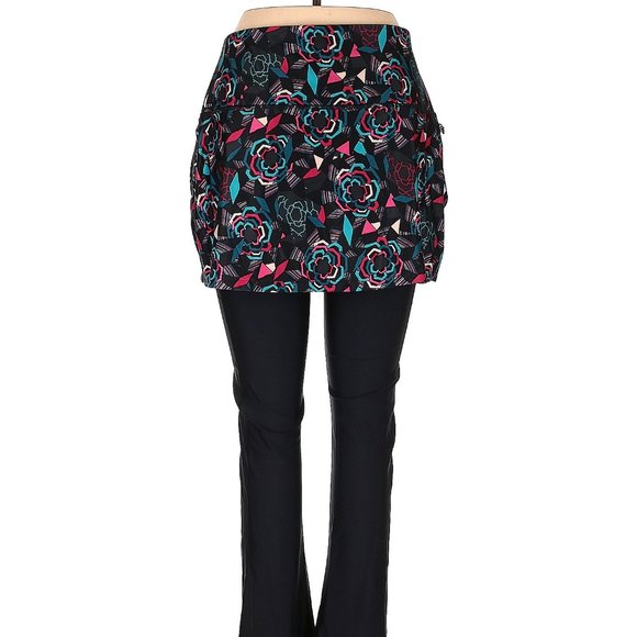 Sold Skirt Sports skirt and pants  2 in 1  Leg / Skirt Combo black multi  sz M - Picture 3 of 7